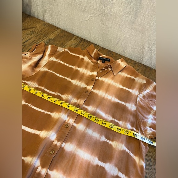 Tie-Dye Button-Up Shirt – Velvet Heart size S - Picture 3 of 7